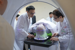 得了癌症只能等死吗？多学科联合诊疗+智慧精准放疗：疗效好、少遭罪，再活五年没问题！